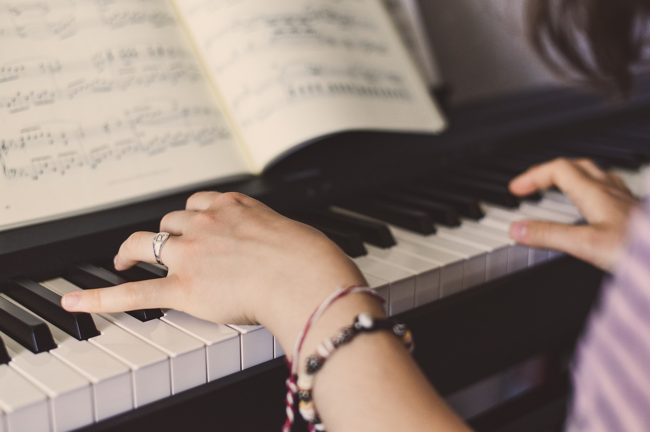 aSnel en makkelijk piano leren spelen met akkoorden in Drenthe